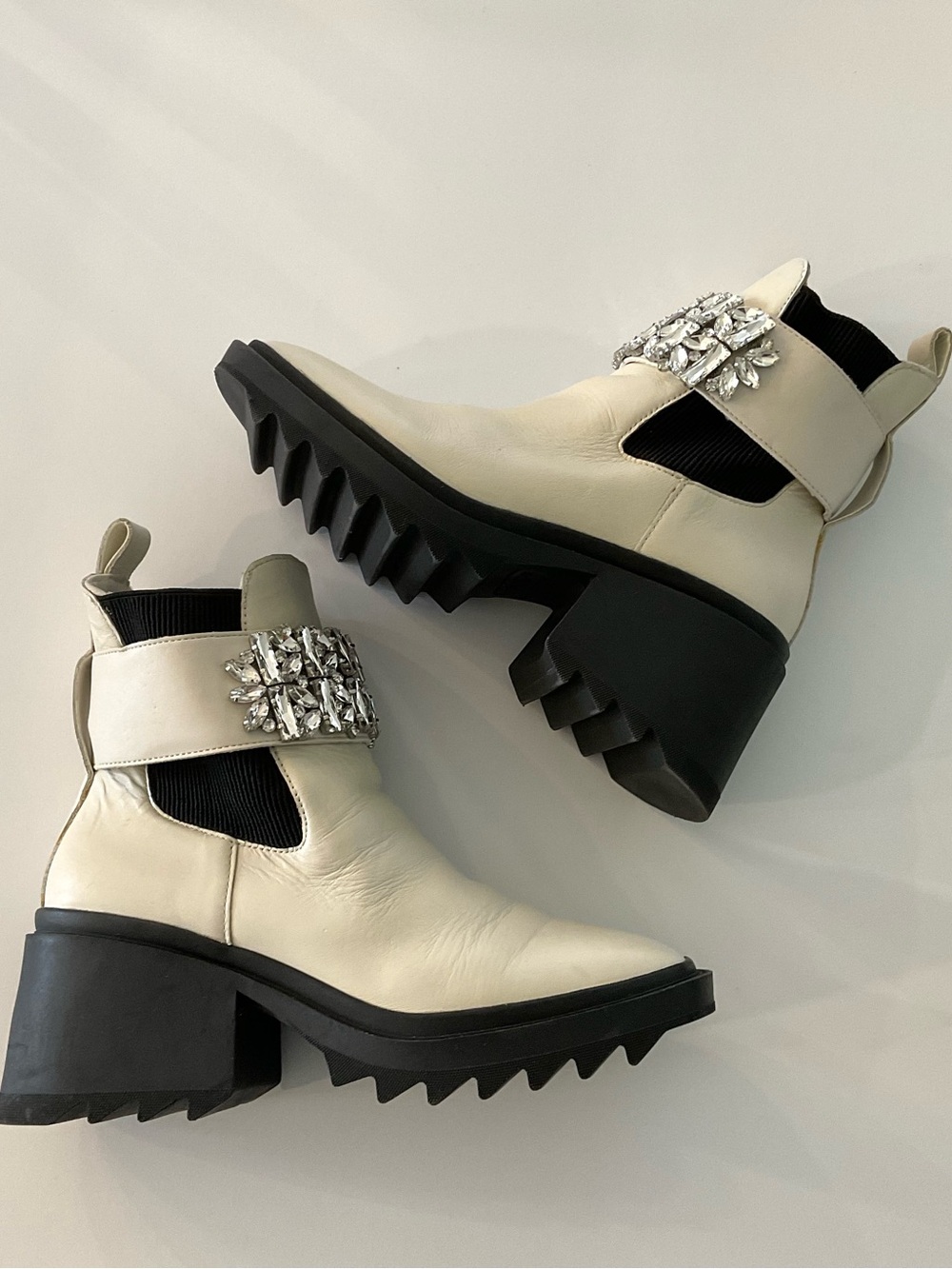 KARL LAGERFELD PARIS Cavin Embellished Ankle Boots in Ivory Leather Size 7